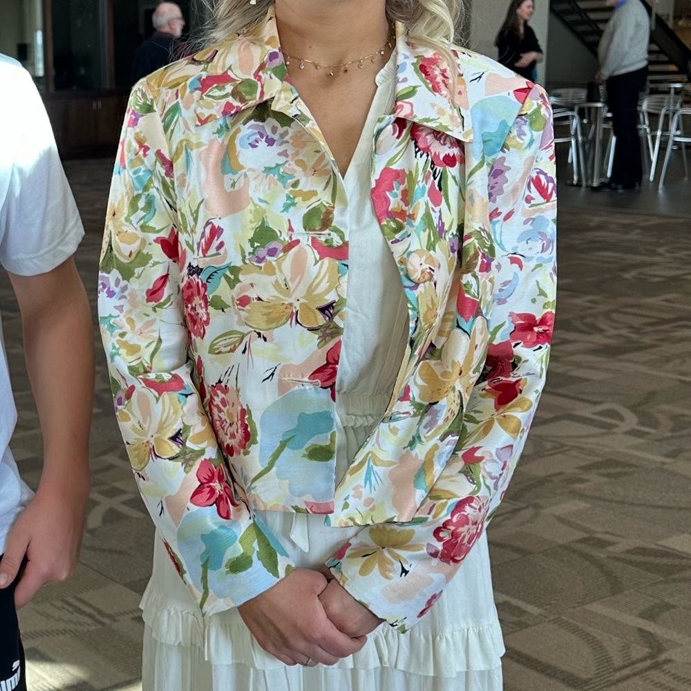 I am obsessed with this jacket. It’s perfect to add some color to any outfit